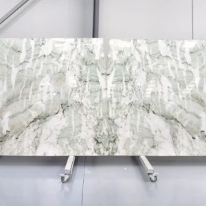 ALEXANDRITA QUARTZITE